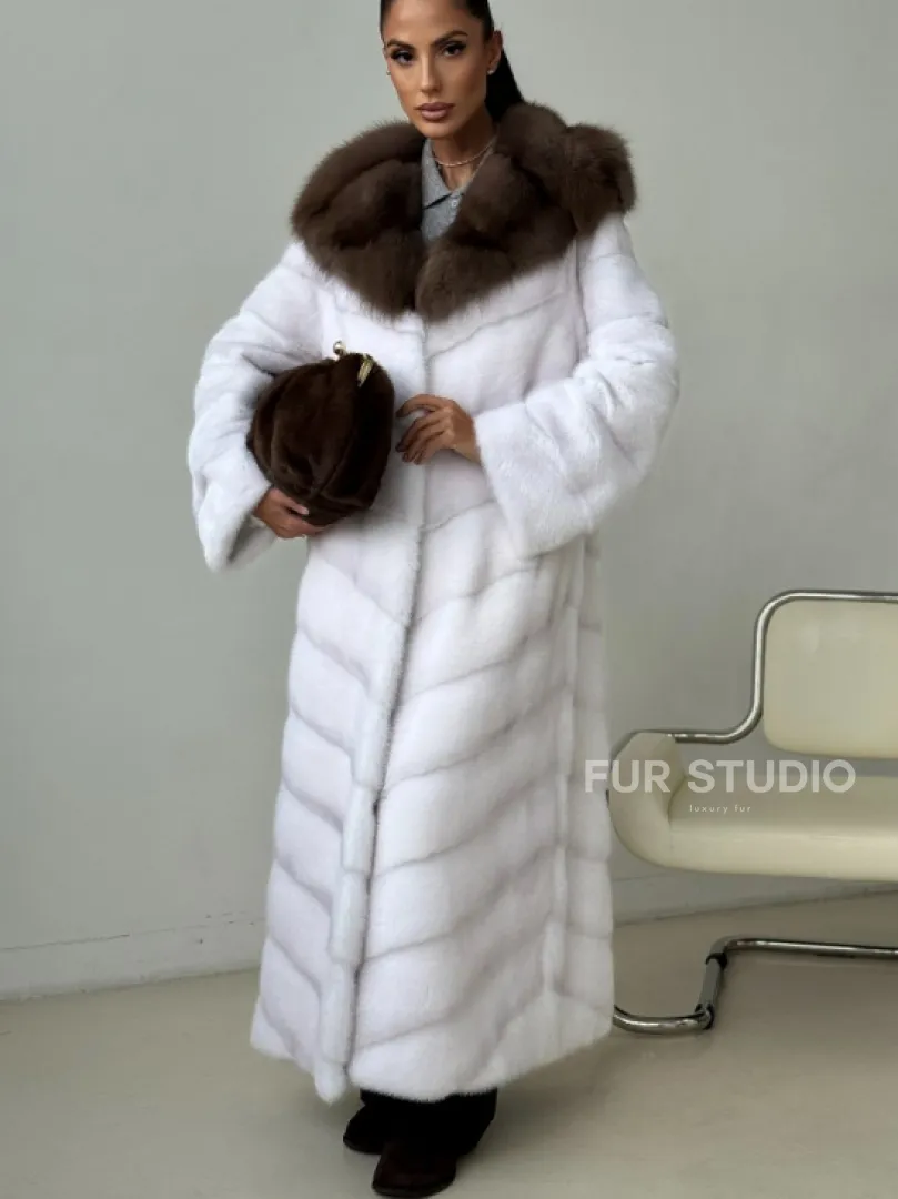 Белая норковая шуба с куницей капюшон - фото 3