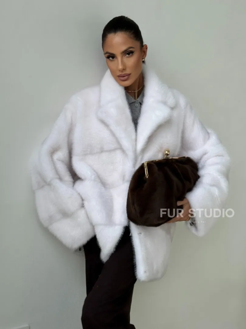 Белый норковый полушубок