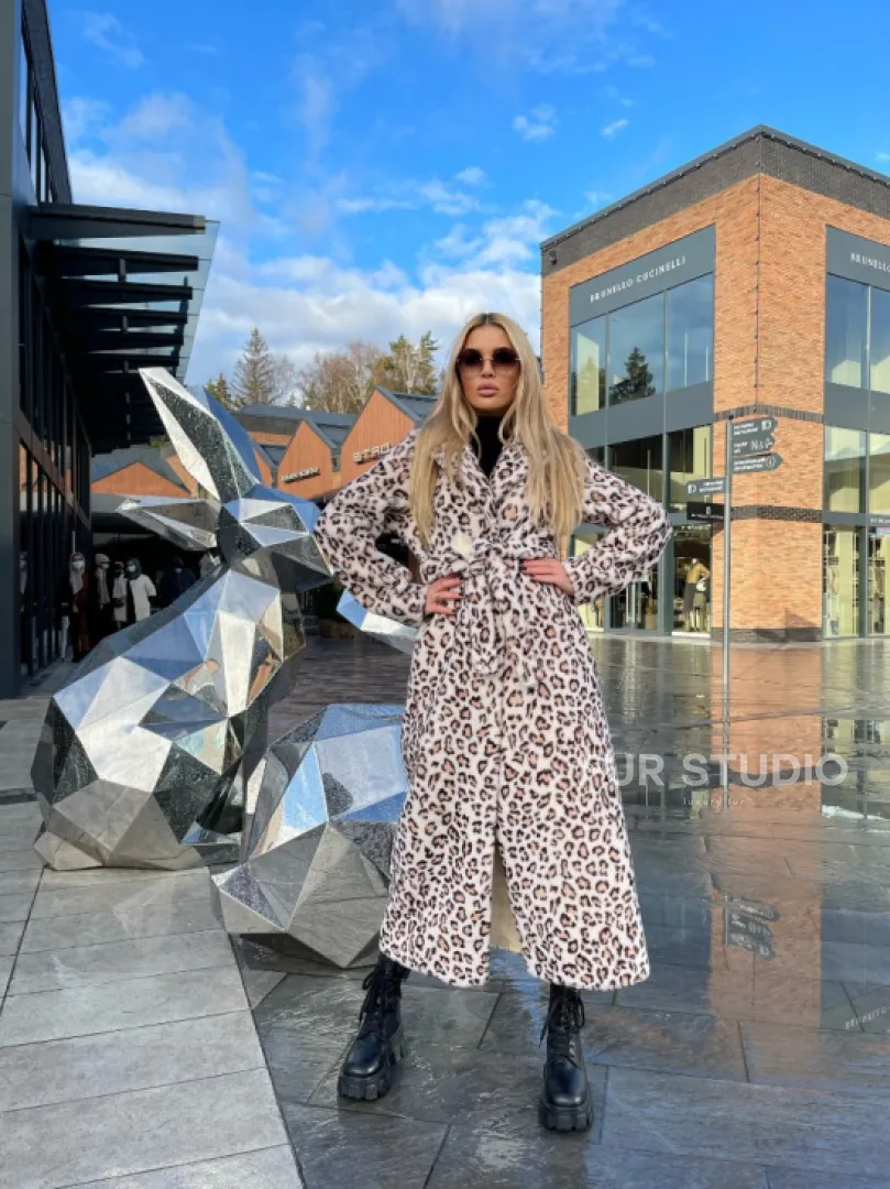 Леопардовая шуба из натуральной шерсти - фото 1