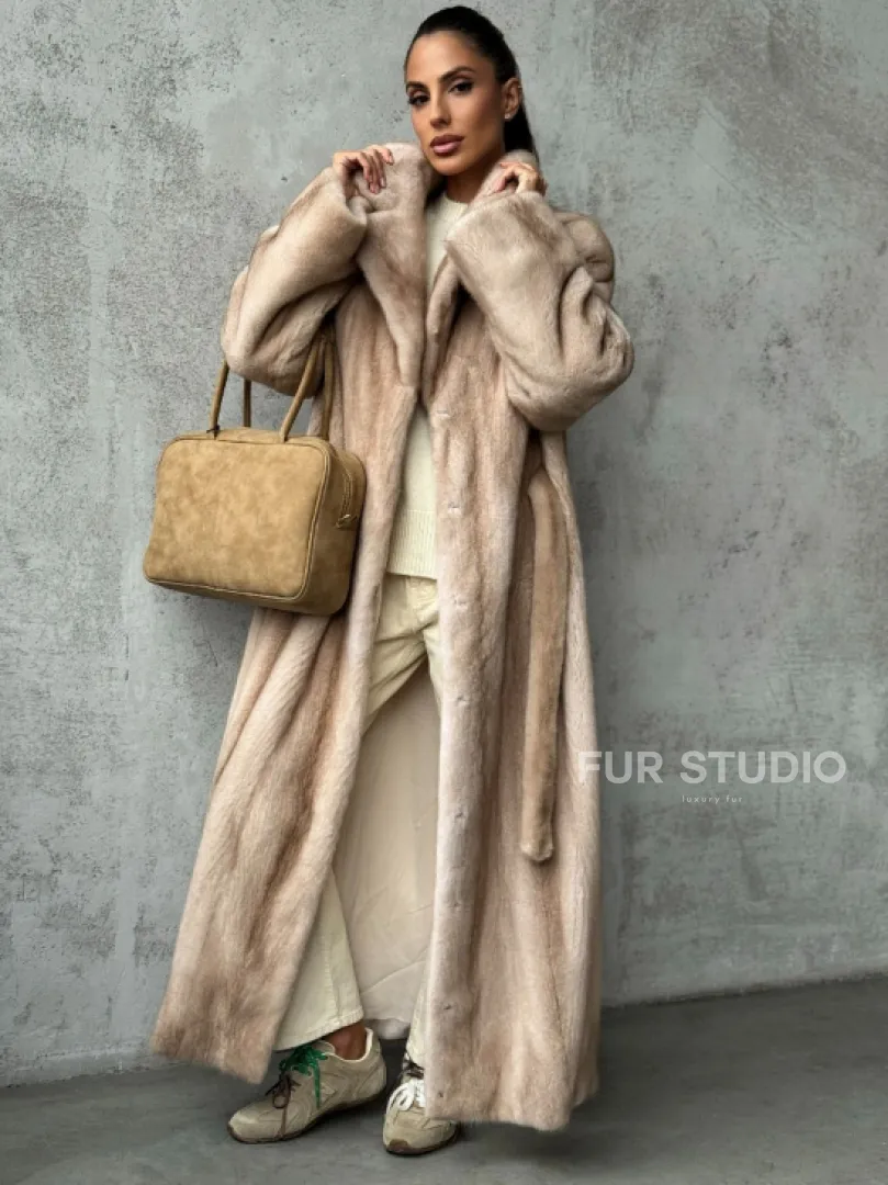 Длинная норковая шуба пастель