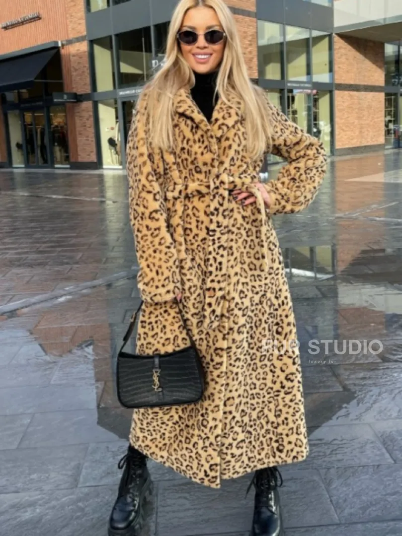Пальто-шуба из натуральной шерсти под леопард