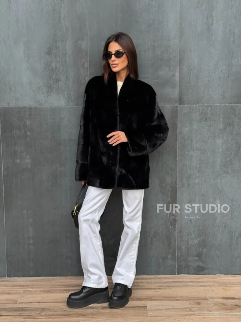 Черный норковый полушубок