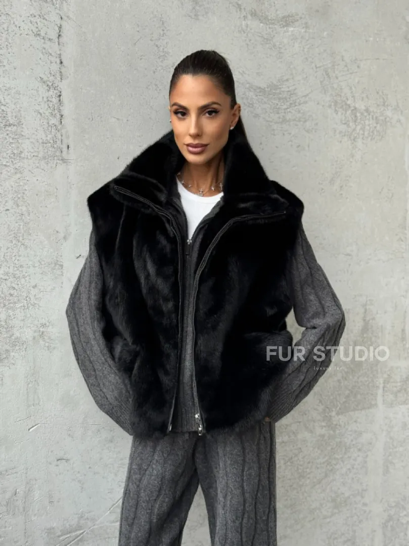 Черная норковая жилетка - фото 11