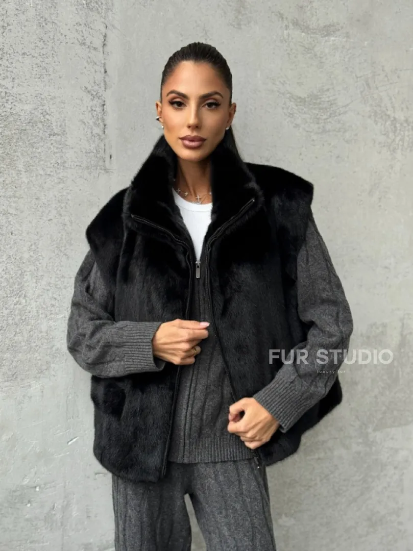 Черная норковая жилетка - фото 10