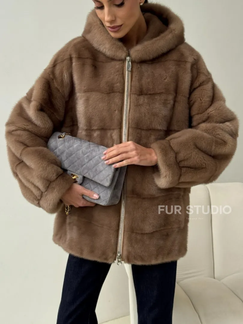 Бежевая норковая куртка с капюшоном - фото 2