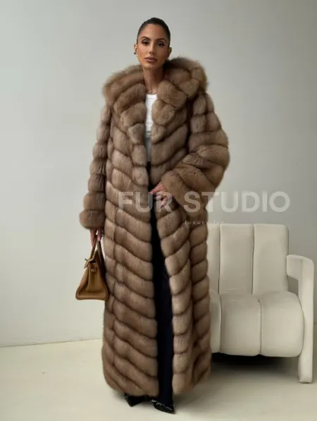 Длинная шуба из меха куницы с капюшоном - фото 7