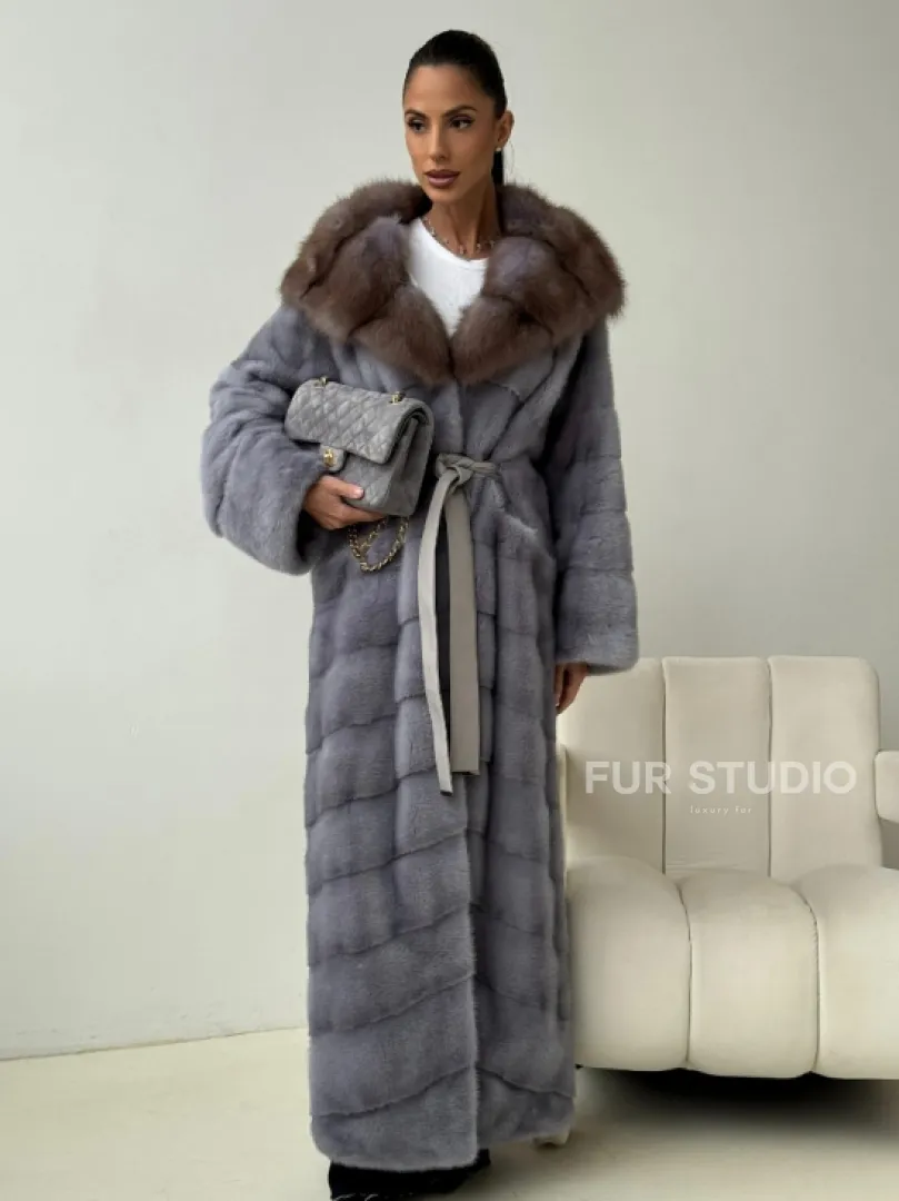 Голубая норковая шуба с капюшоном куницы - фото 7