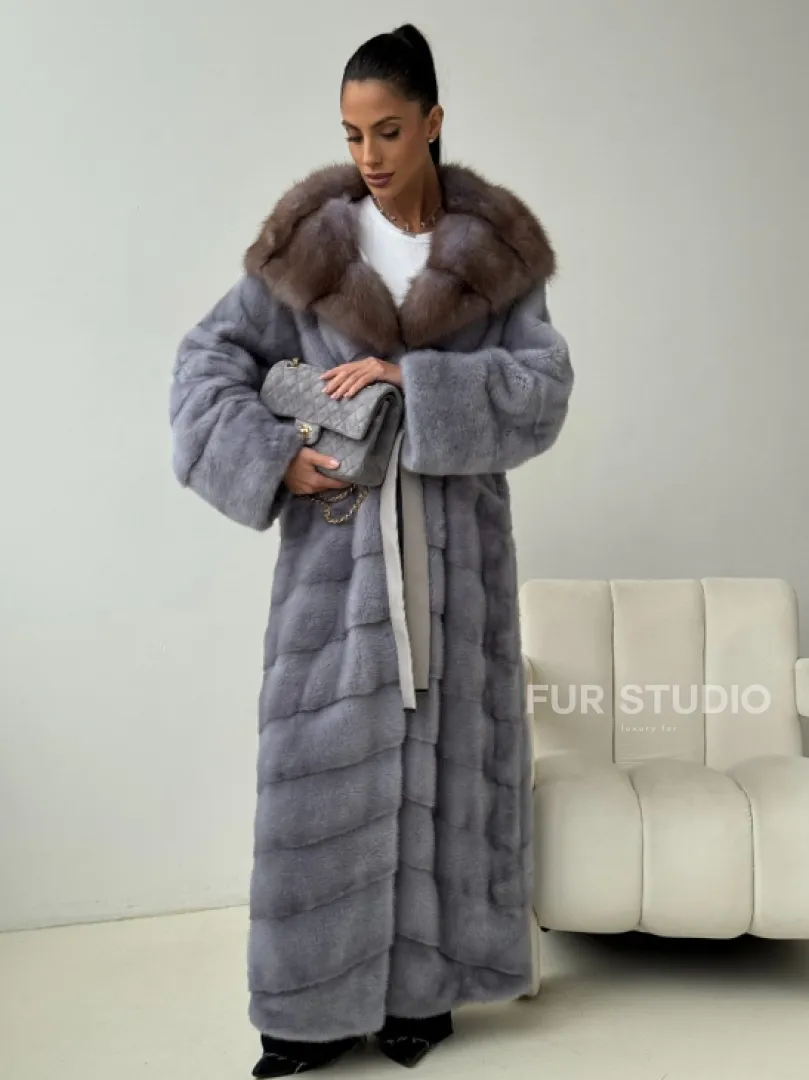 Голубая норковая шуба с капюшоном куницы - фото 6