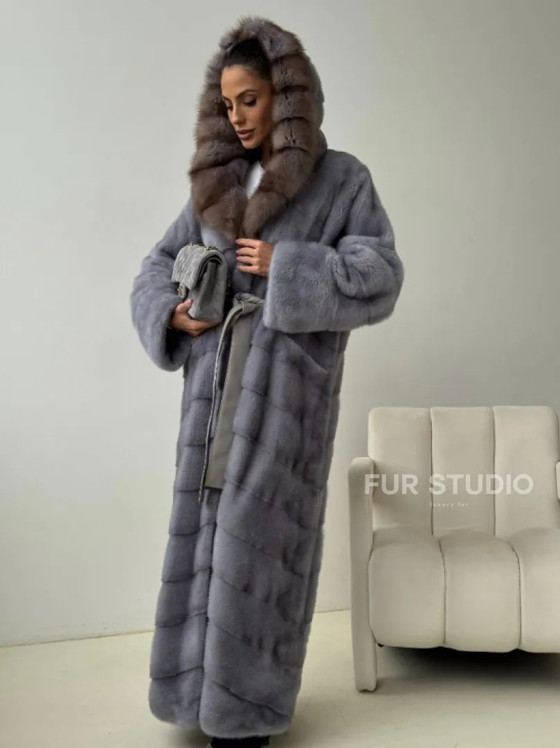 Голубая норковая шуба с капюшоном куницы - фото 4