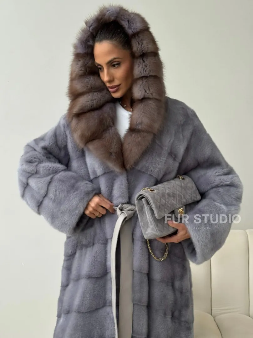 Голубая норковая шуба с капюшоном куницы - фото 1