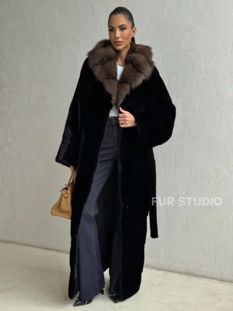 Длинная шуба из аукционного меха норки SAGA FURS