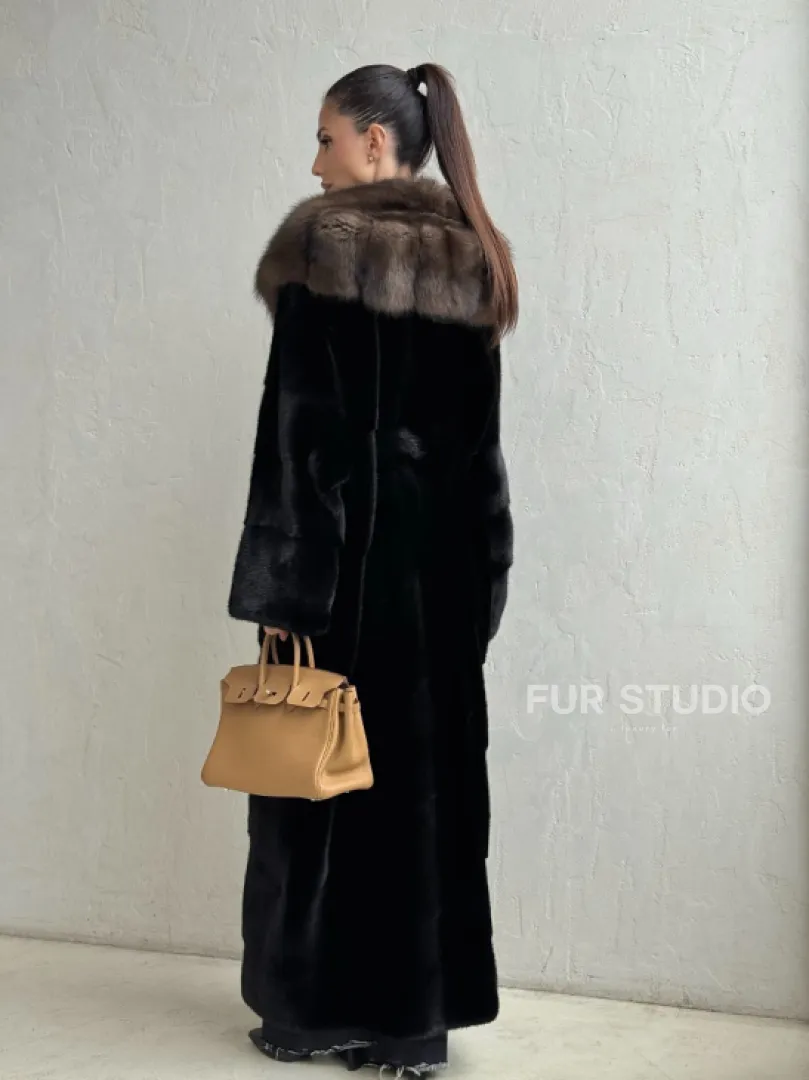 Длинная шуба из аукционного меха норки SAGA FURS
