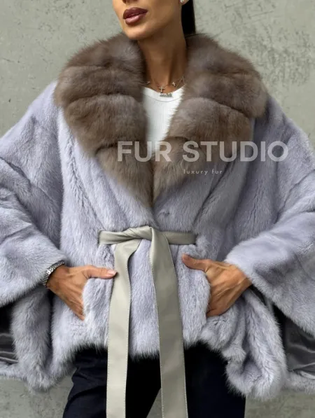 Короткая норковая шуба с воротником куницы - фото 3