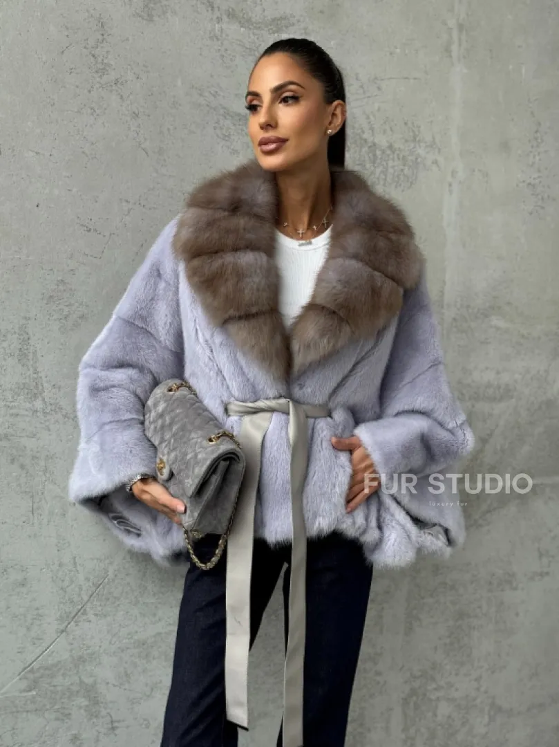 Короткая норковая шуба с воротником куницы - фото 6