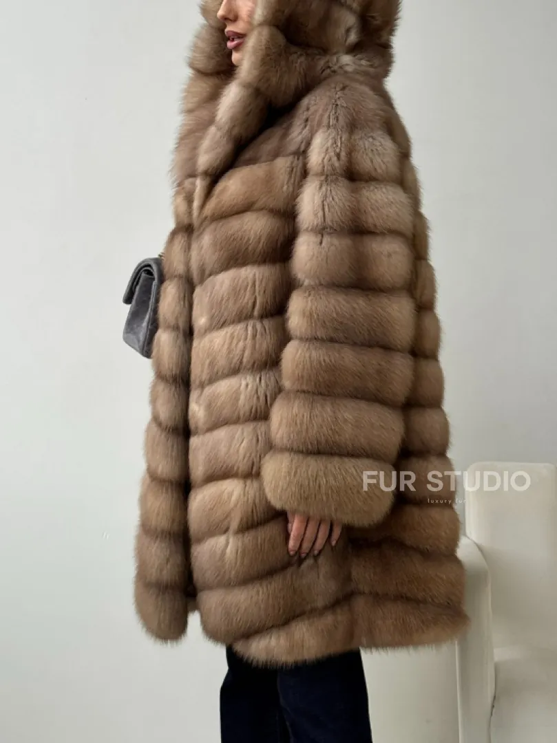 Шуба из куницы с капюшоном в цвете тор-тор - фото 3