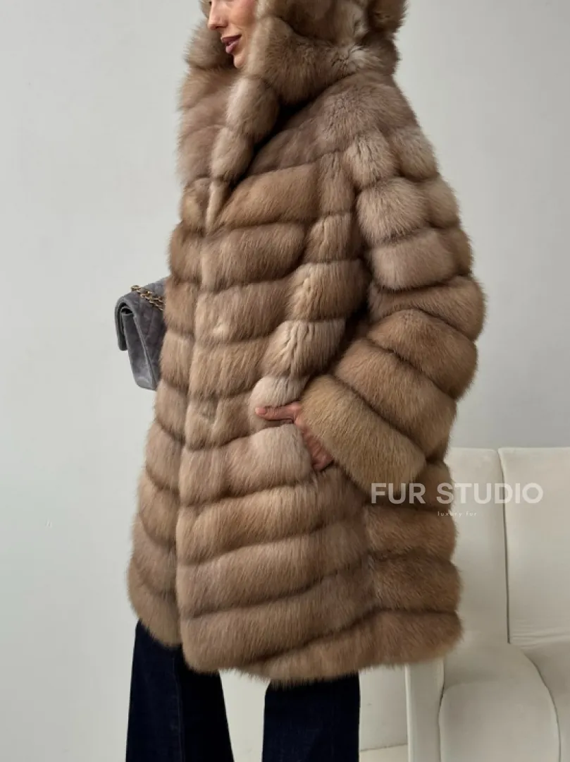 Шуба из куницы с капюшоном в цвете тор-тор - фото 2