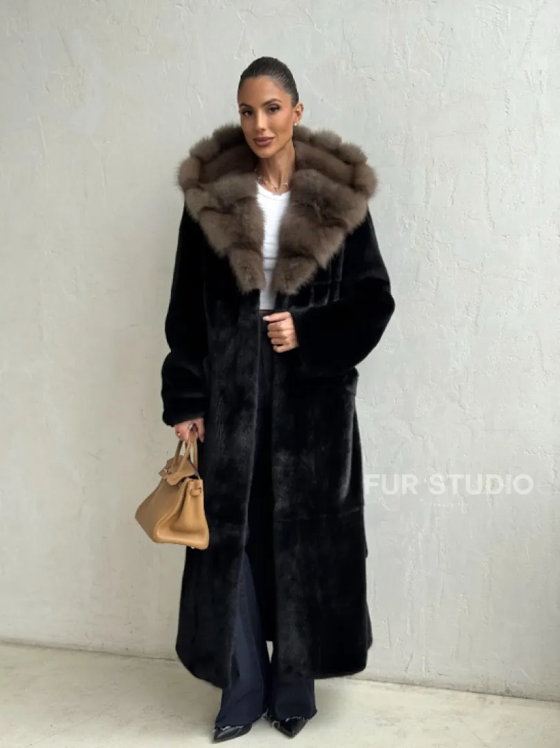 Черная норковая шуба с поясом - капюшон куница