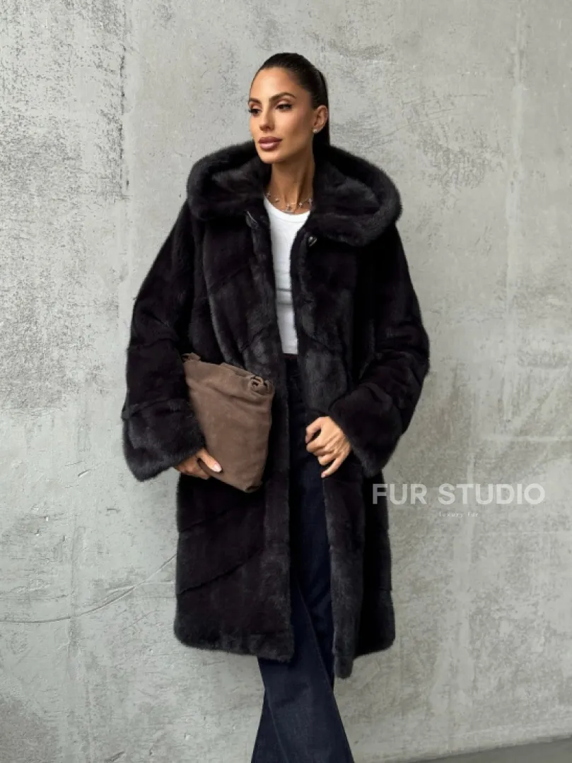 Норковая женская шуба с капюшоном - фото 7