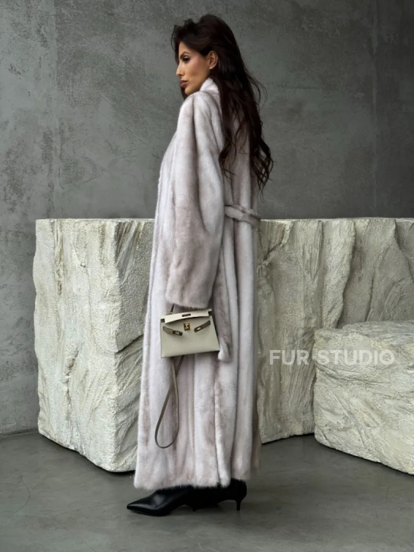 Светлая шуба из натуральной скандинавской норки - фото 8