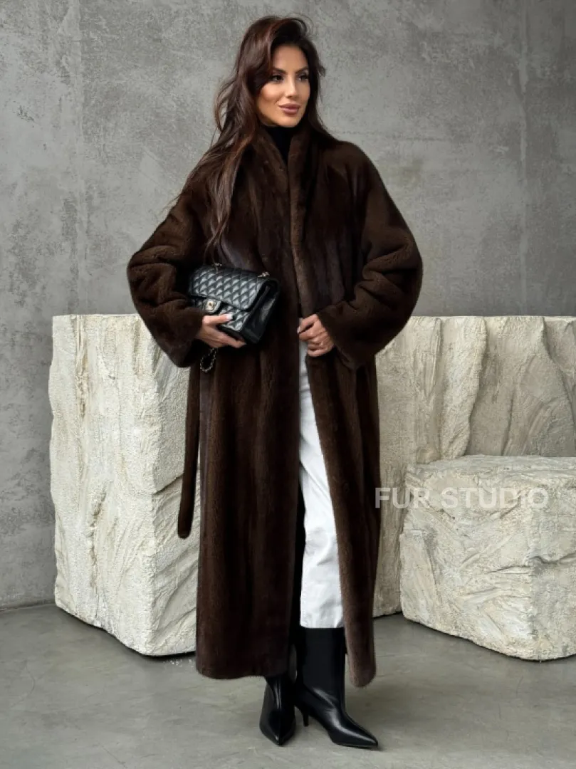Пальто из норки с V-образным воротом - фото 4
