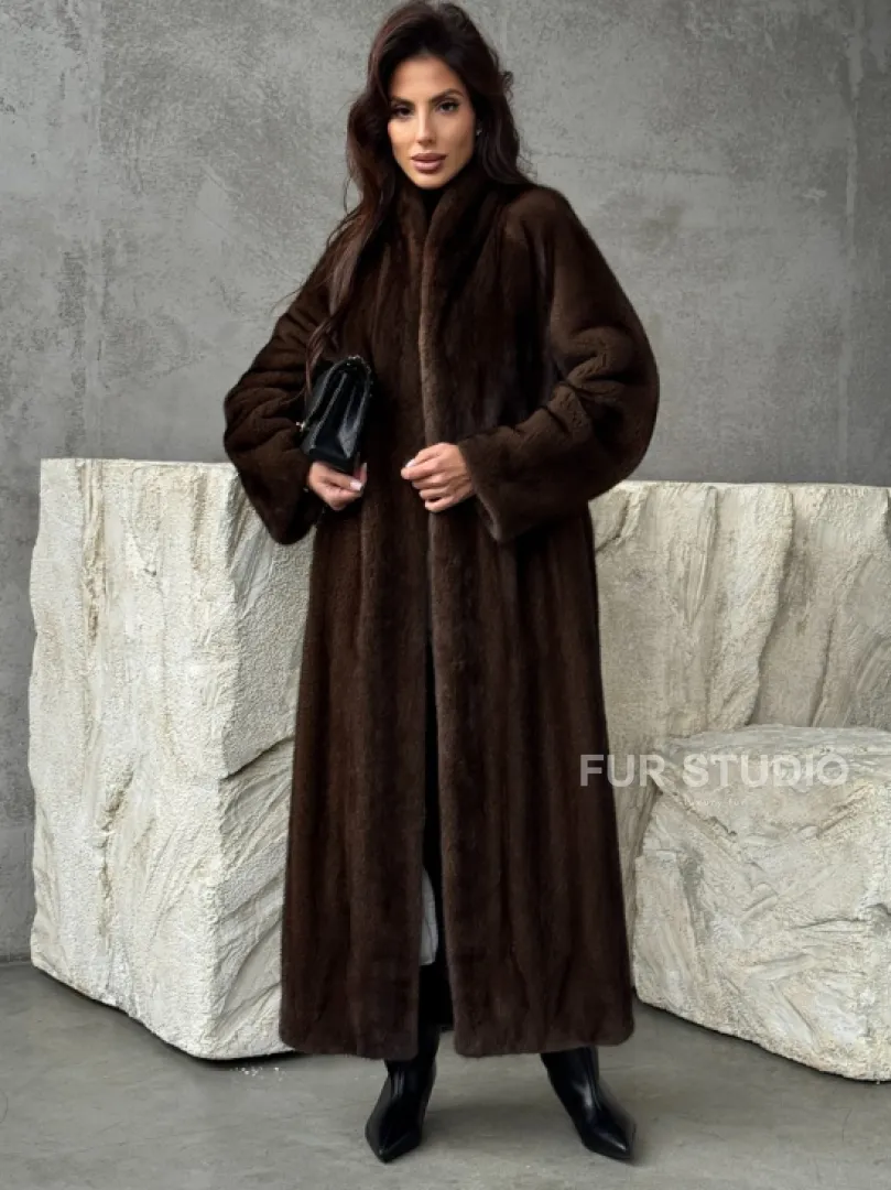 Пальто из норки с V-образным воротом - фото 5