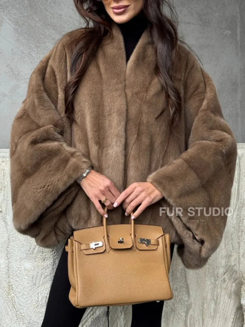 Норковое пончо с рукавами «летучая мышь»