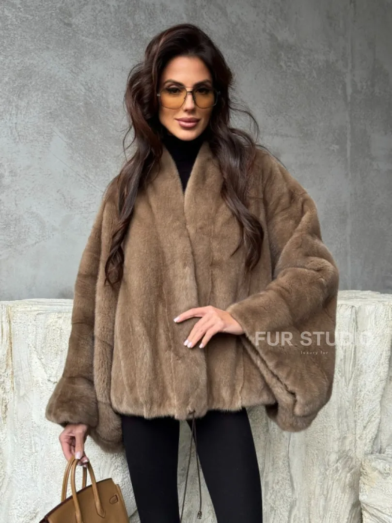 Норковое пончо с рукавами «летучая мышь» - фото 10