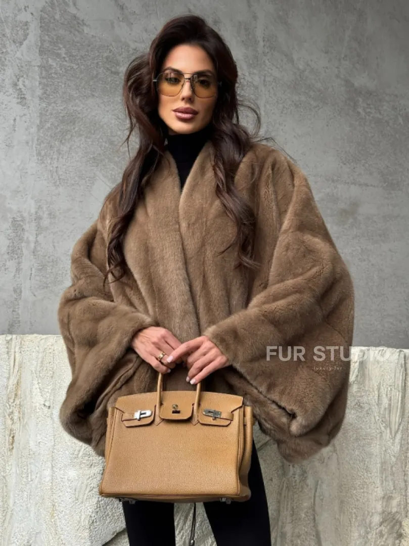 Норковое пончо с рукавами «летучая мышь»