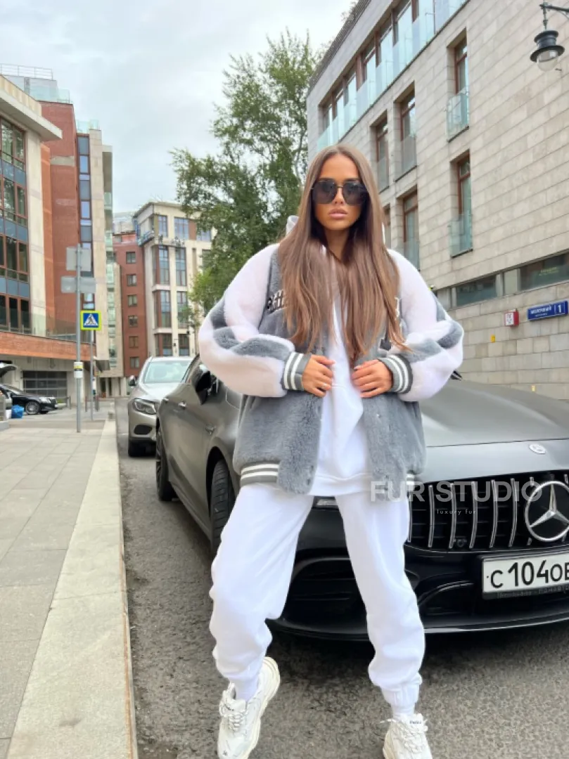 Короткая шубка - бомбер из шерсти - фото 6