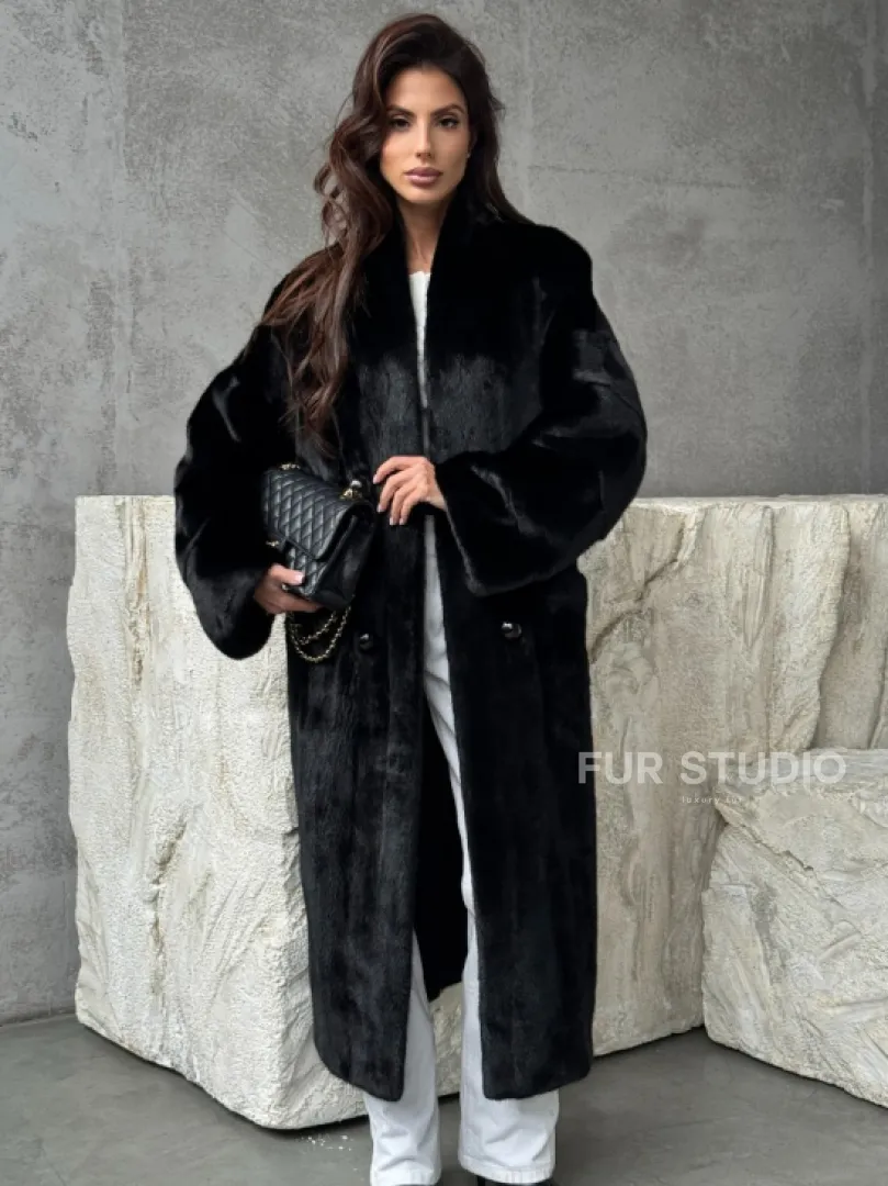 Черная норковая шуба из меха Saga furs