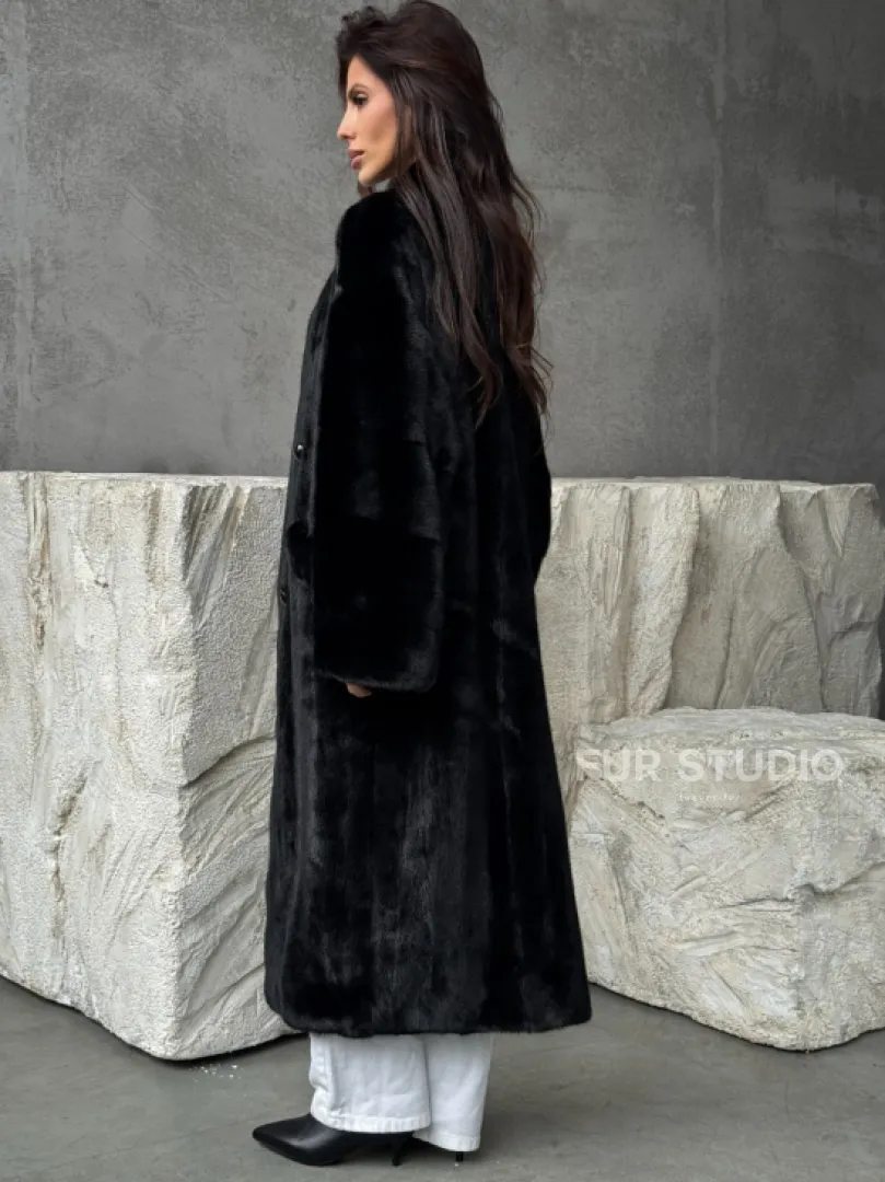 Черная норковая шуба из меха Saga furs
