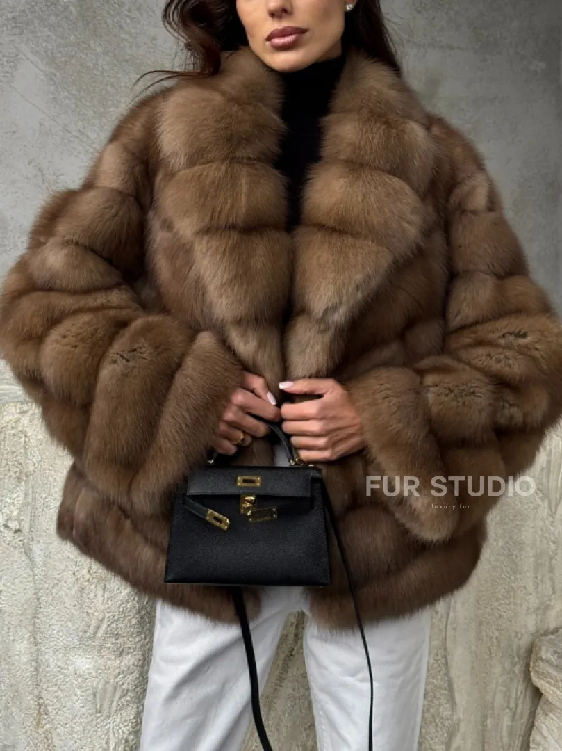 Полушубок из куницы в натуральном бежевом цвете - фото 2