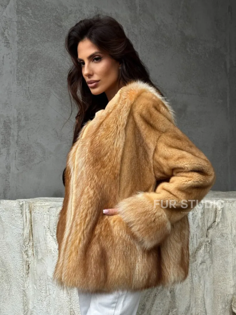 Норковый жакет с отделкой из меха енота