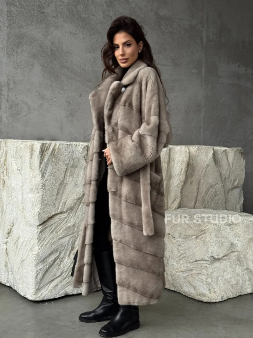 Удлинённая норковая шуба с поясом