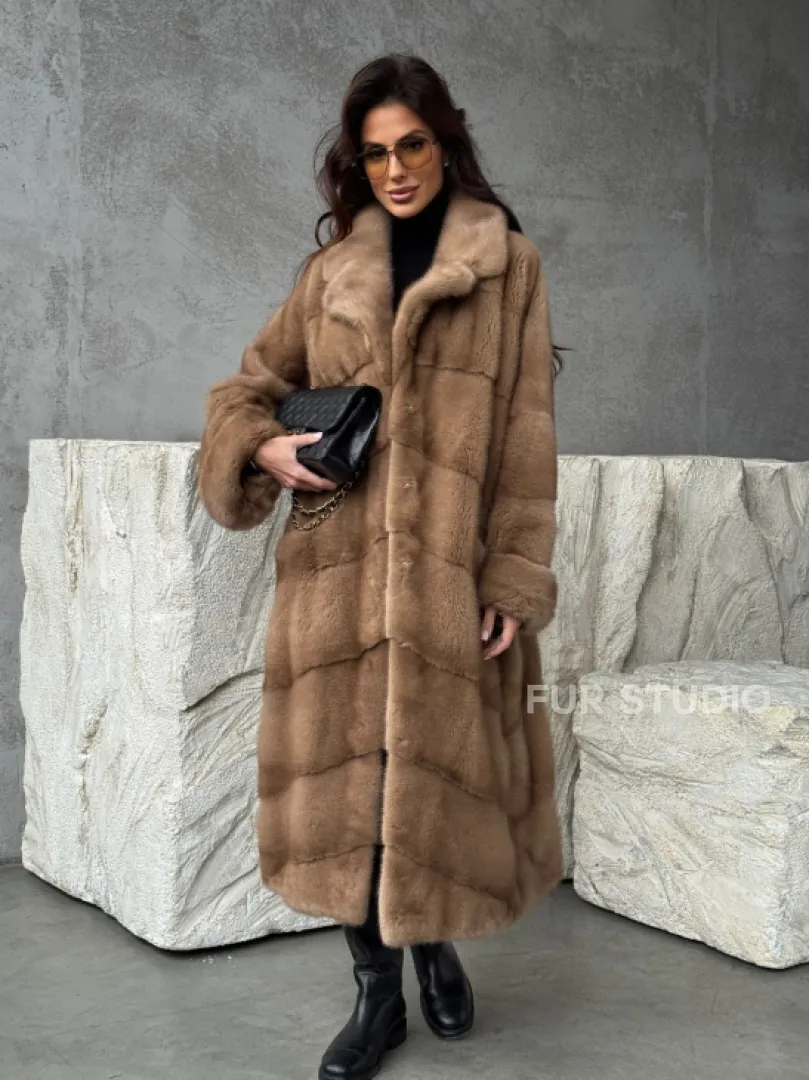 Бежевая норковая шуба oversize