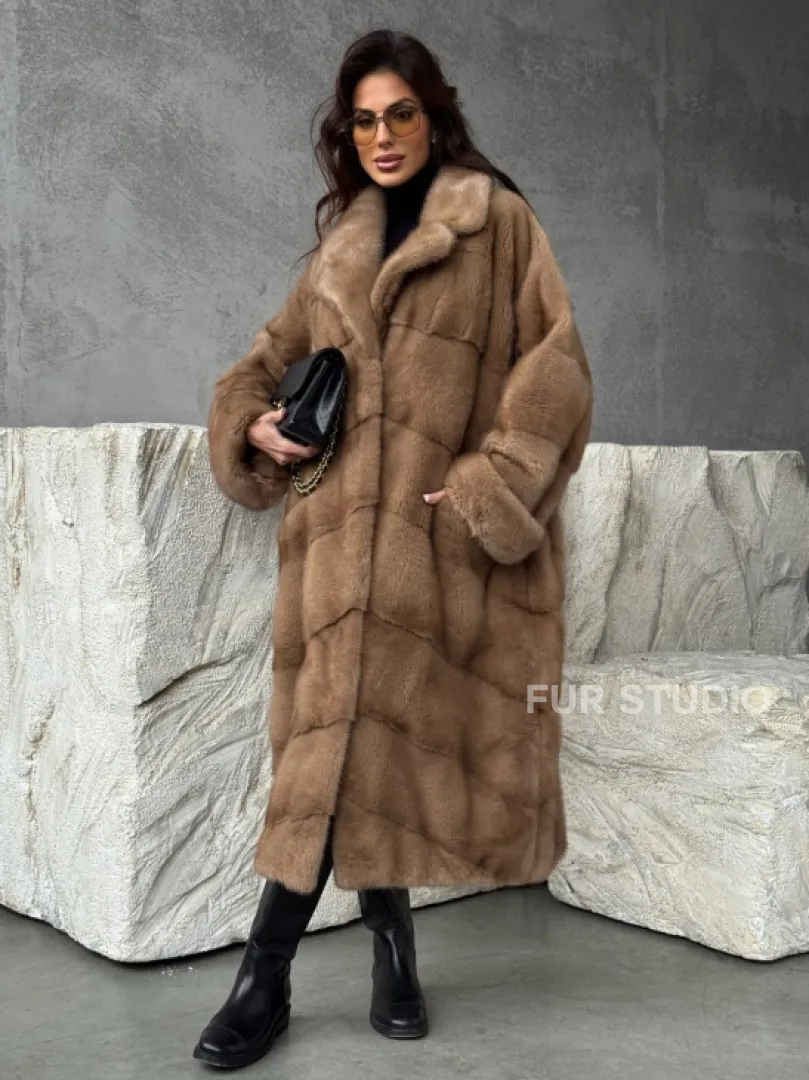 Бежевая норковая шуба oversize