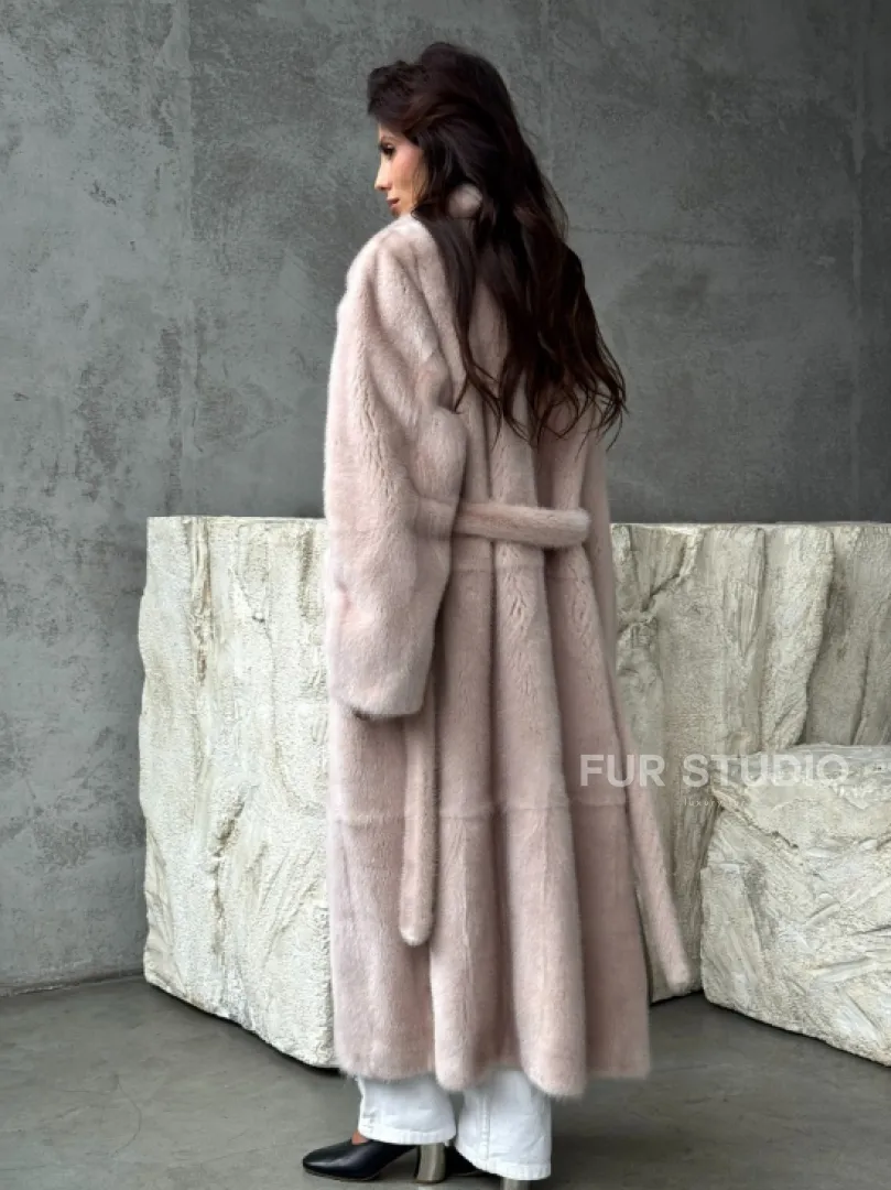 Светлая классическая норковая шуба