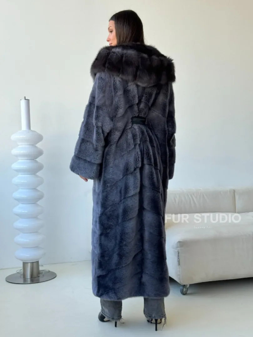 Длинная норковая шуба с куницей капюшон