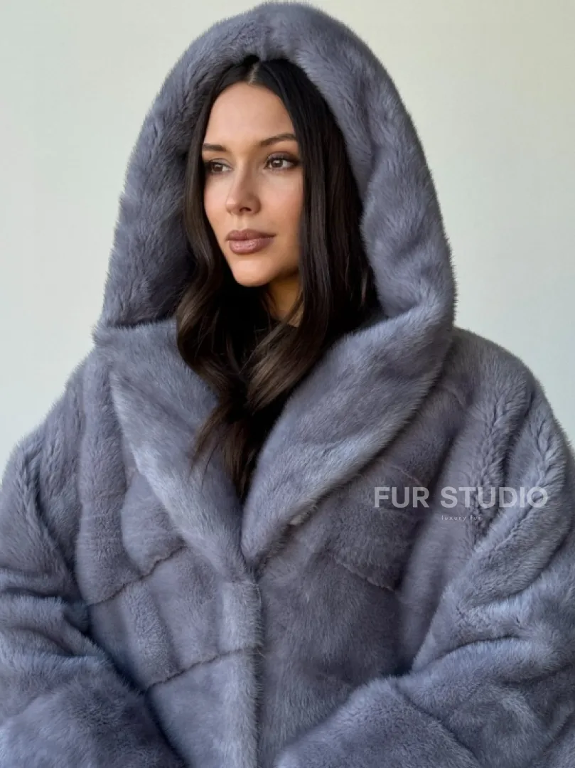 Голубая норковая шуба с капюшоном oversize