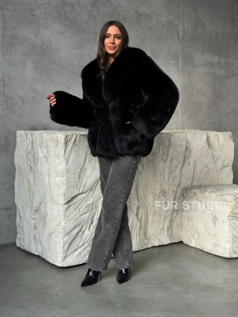 Черная шуба из лисы