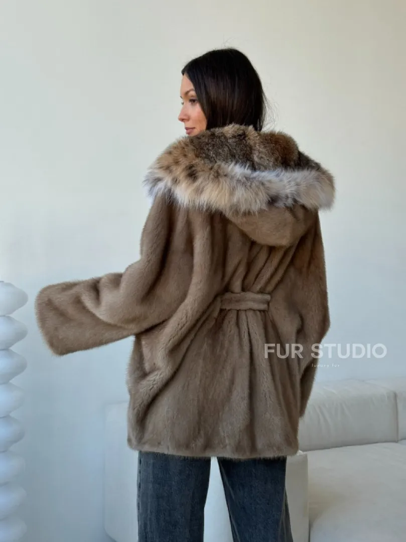 Норка - шуба летучая мышь с капюшоном рысь