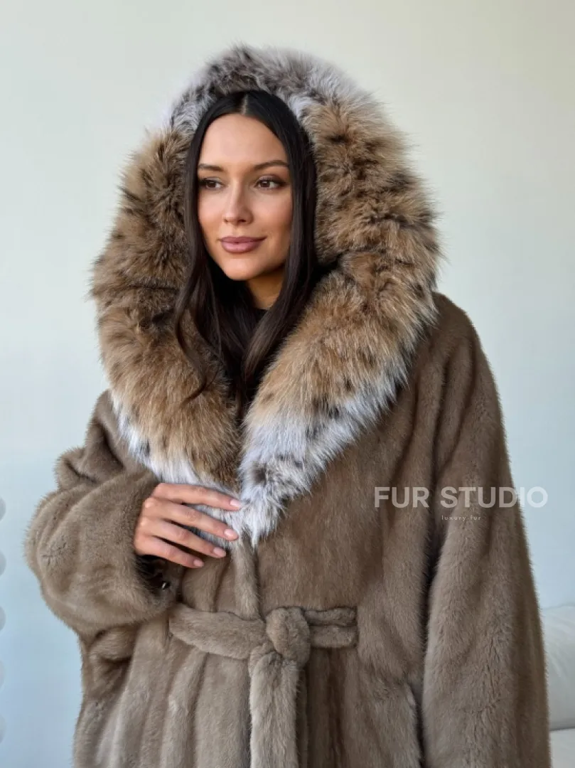 Норка - шуба летучая мышь с капюшоном рысь