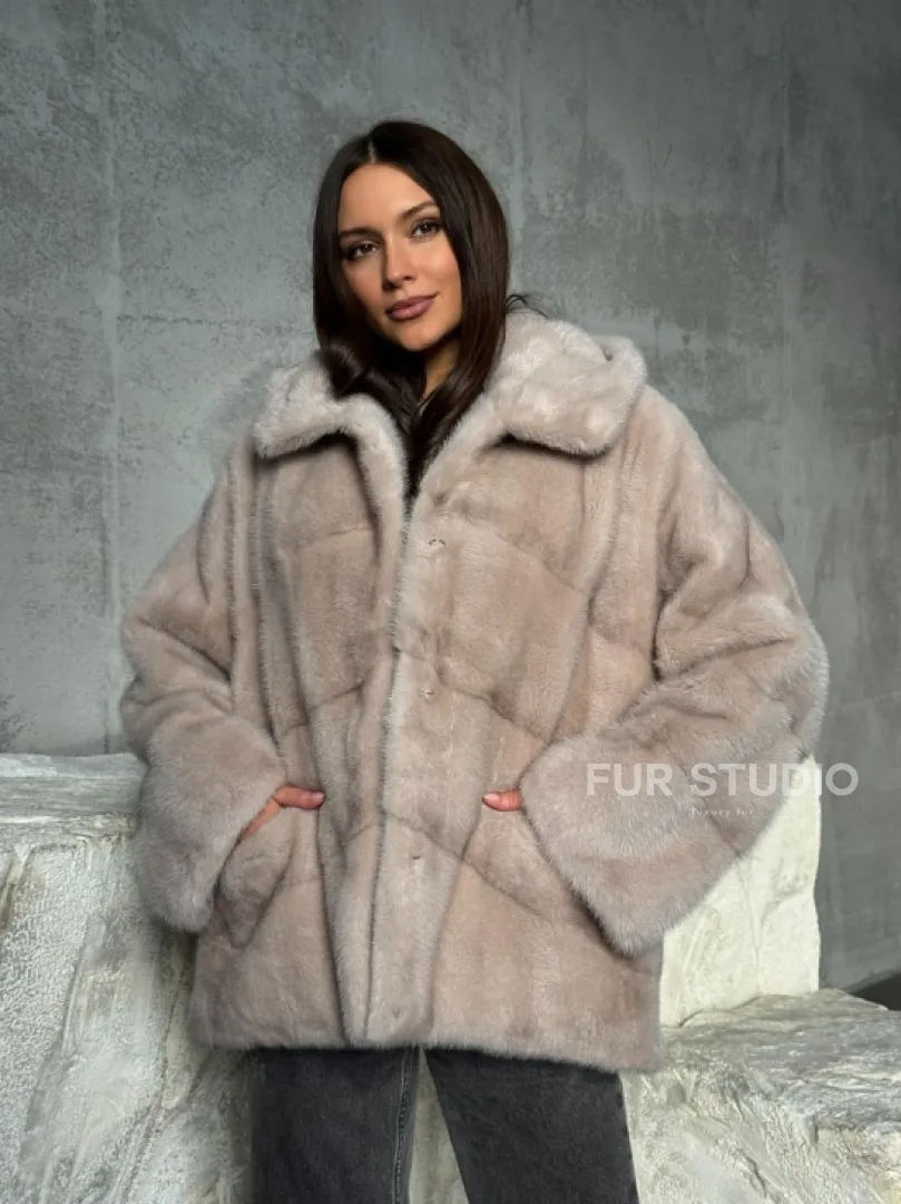 Норковый полушубок с капюшоном в цвете пудра