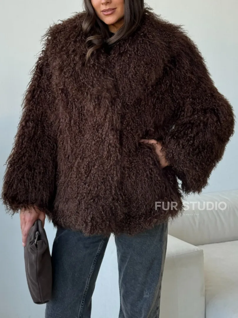 Коричневая шуба из ламы