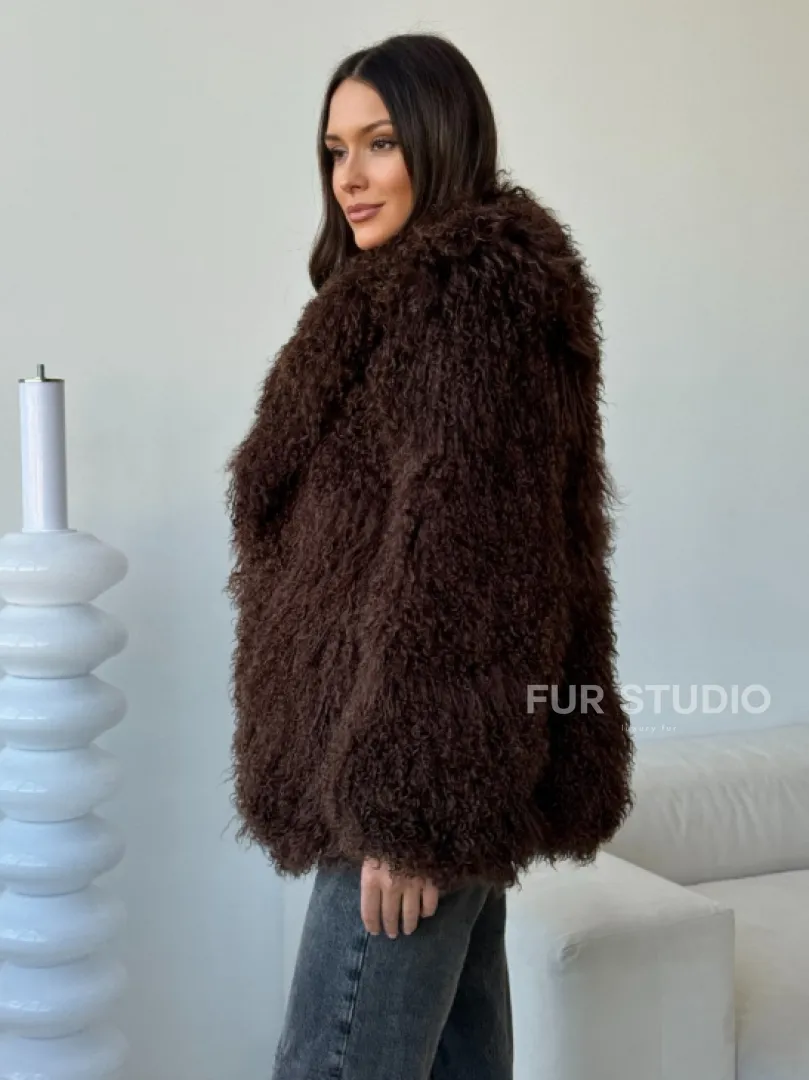 Коричневая шуба из ламы