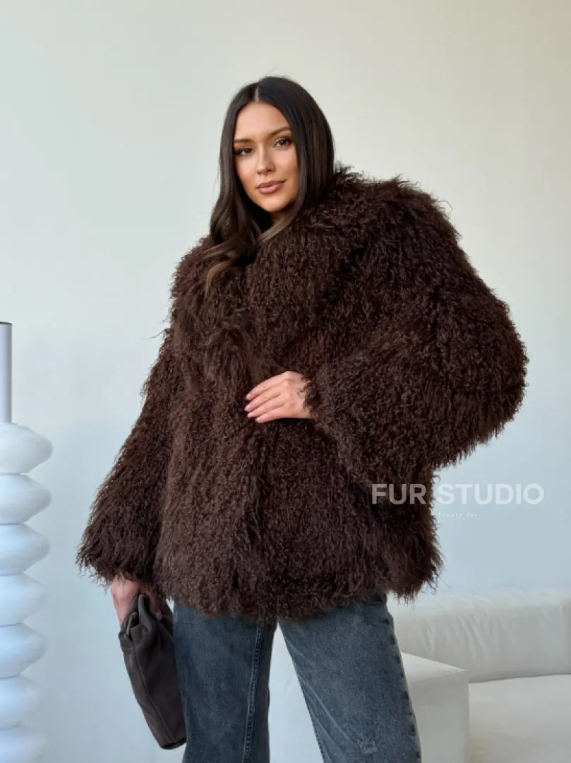 Коричневая шуба из ламы - фото 10