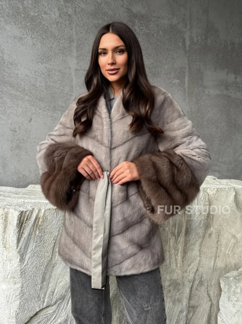 Норковое полупальто с меховыми манжетами из куницы
