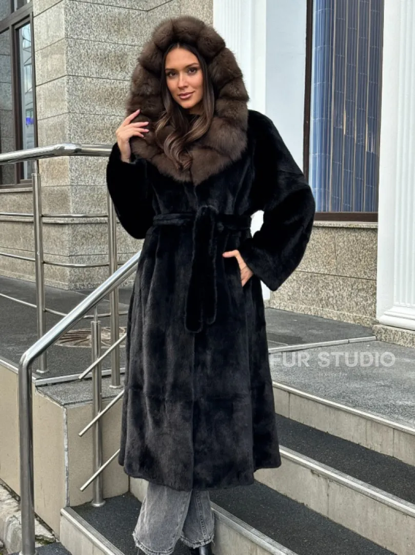 Черная норковая шуба с капюшоном куница - фото 5