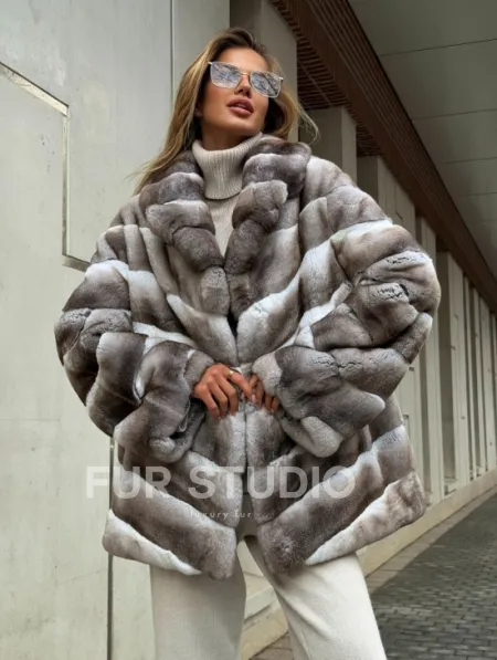 Шуба из меха шиншиллового кролика PREMIUM COLLECTION - фото 8