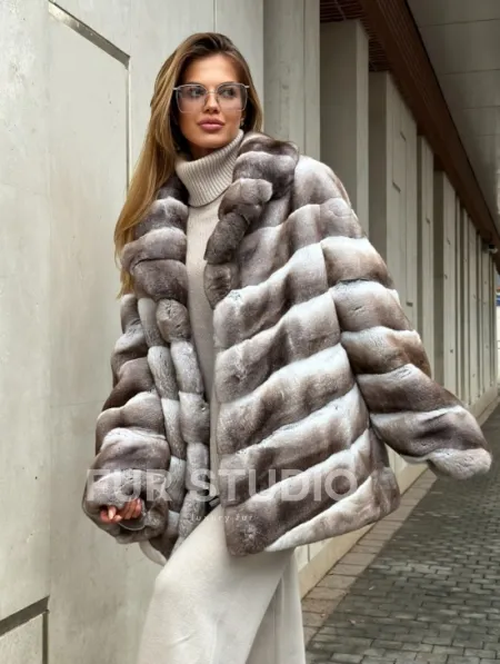 Шуба из меха шиншиллового кролика PREMIUM COLLECTION - фото 9